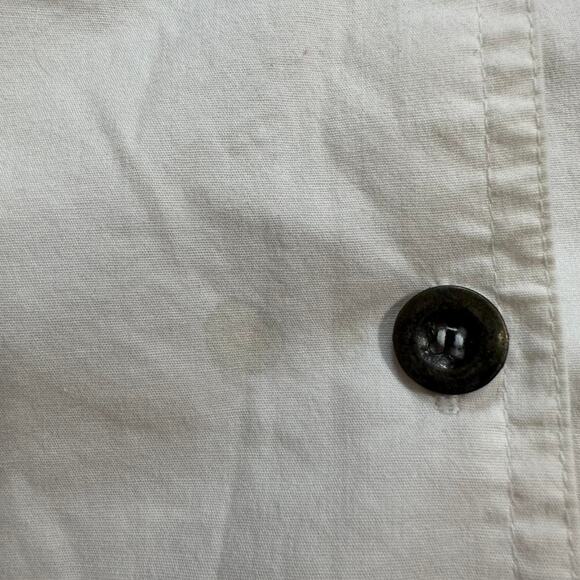 Clio white cargo button up top - Picture 5 of 6
